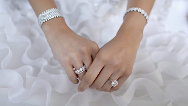 Our Favorite Brides and the Sustainable Jewelry They Wore