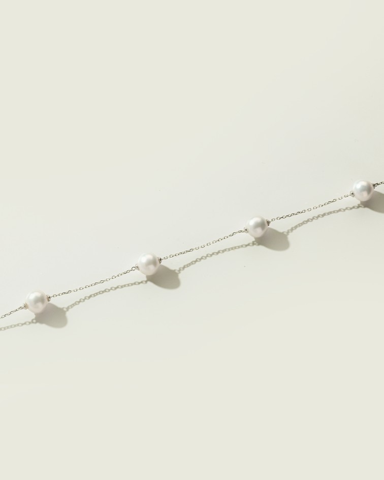 Modern Elegance: Why Pearls Are the Chic Comeback Trend This Winter