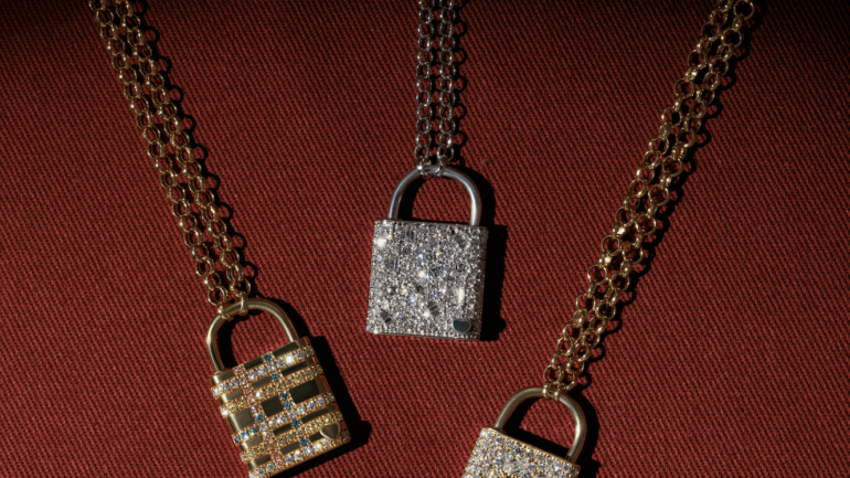 Chic & Timeless: Choosing Lab Grown Diamonds as Christmas Gifts