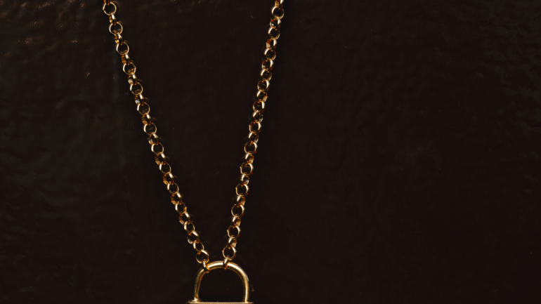 Lab Diamond Statement Pendants: 2026 Runway Jewelry Trends