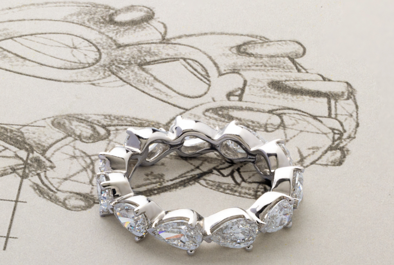 Pairing a Pear Shaped Engagement Ring with the Perfect Wedding Band