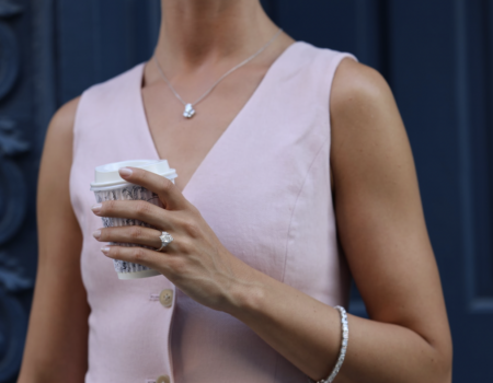 Jewelry Essentials for Women Who Travel for Work