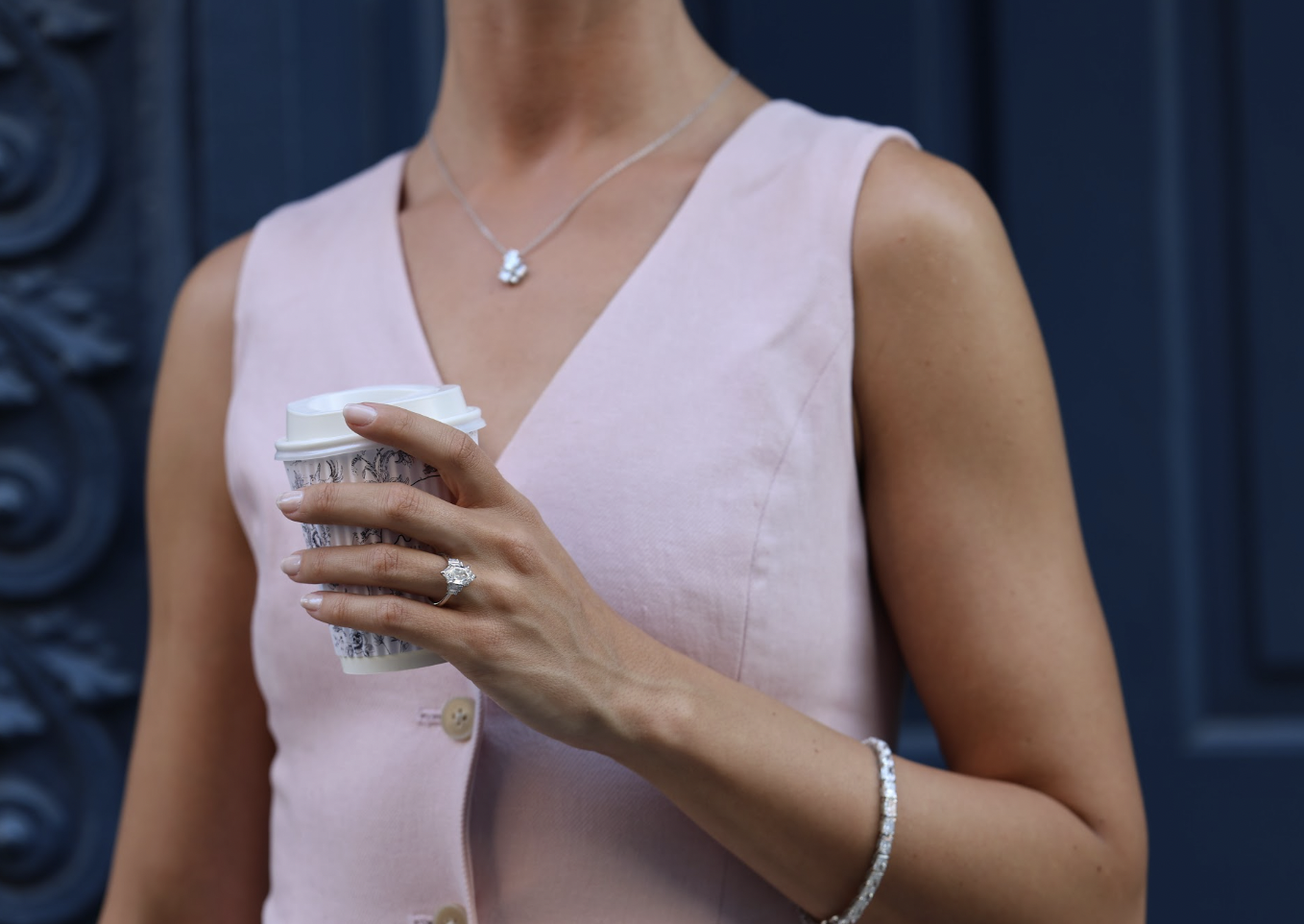 Jewelry Essentials for Women Who Travel for Work