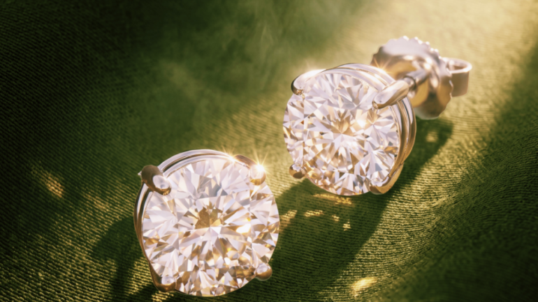5 Must-Have Jewelry Pieces for a Versatile Collection