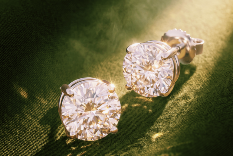 5 Must-Have Jewelry Pieces for a Versatile Collection