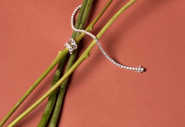 What to Wear to a Destination Wedding: Jewelry Guide
