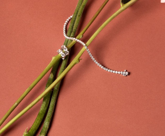 What to Wear to a Destination Wedding: Jewelry Guide