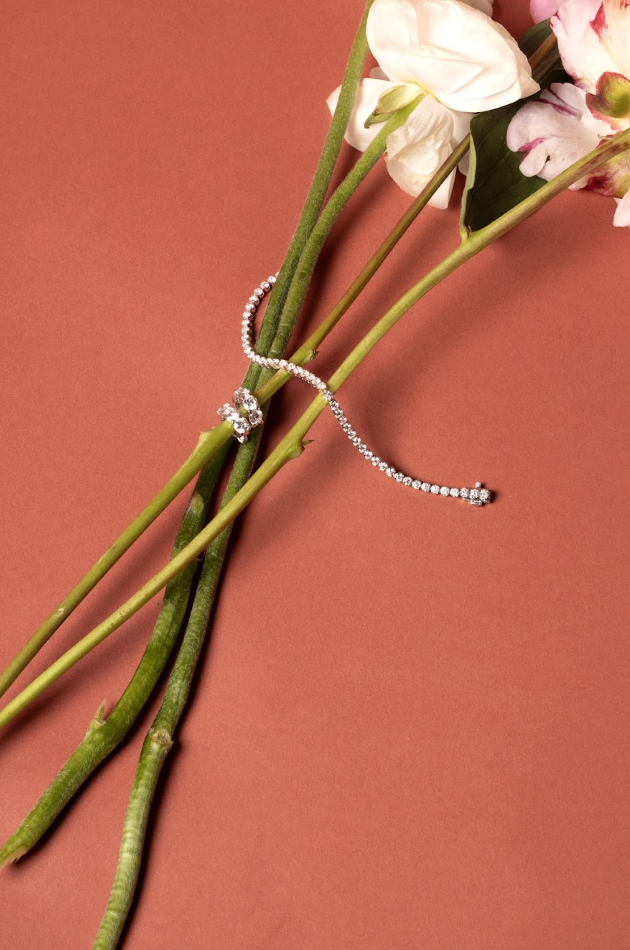 What to Wear to a Destination Wedding: Jewelry Guide